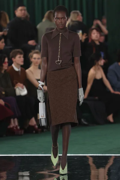 Look 45